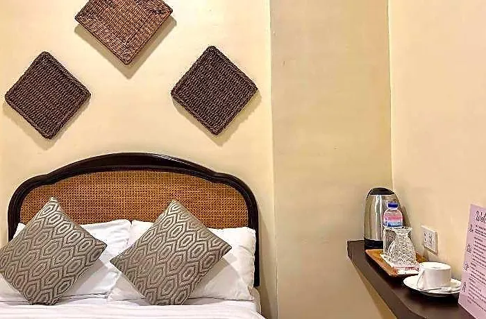 Park Avenue 2443 Pasay Hotel Manila