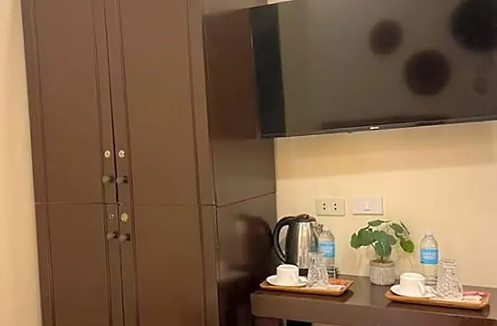 Park Avenue 2443 Pasay Hotel Manila