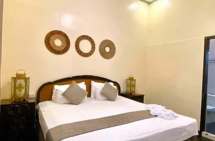 Park Avenue 2443 Pasay Hotel 3*